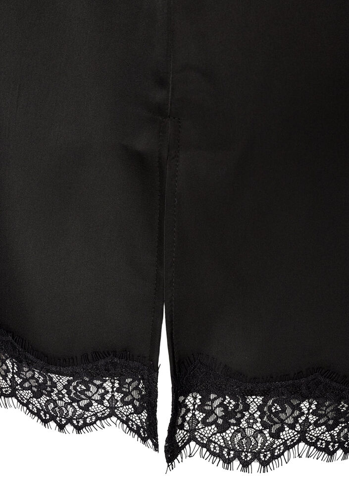 L&aring;ng topp i satin med spetskanter, Svart, Packshot image number 3
