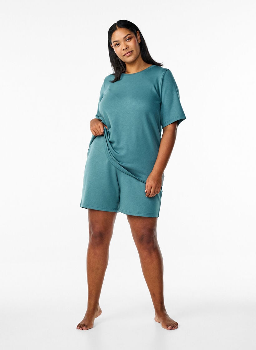 Shorts i modalmix med fickor, Gr&ouml;n, Model image number 1