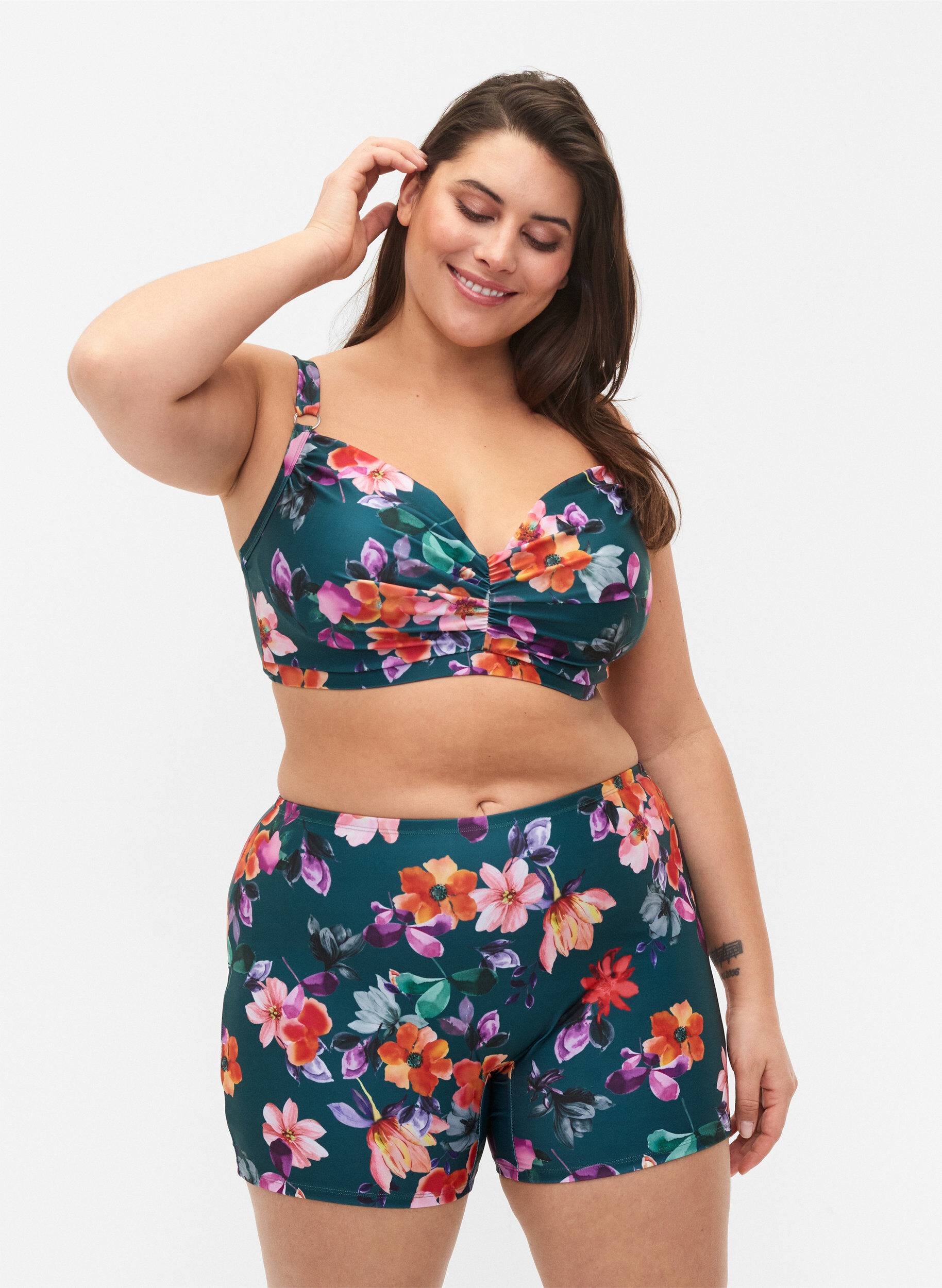 Zizzi Badshorts med blomm&ouml;nster, Meave Print, Model image number 0