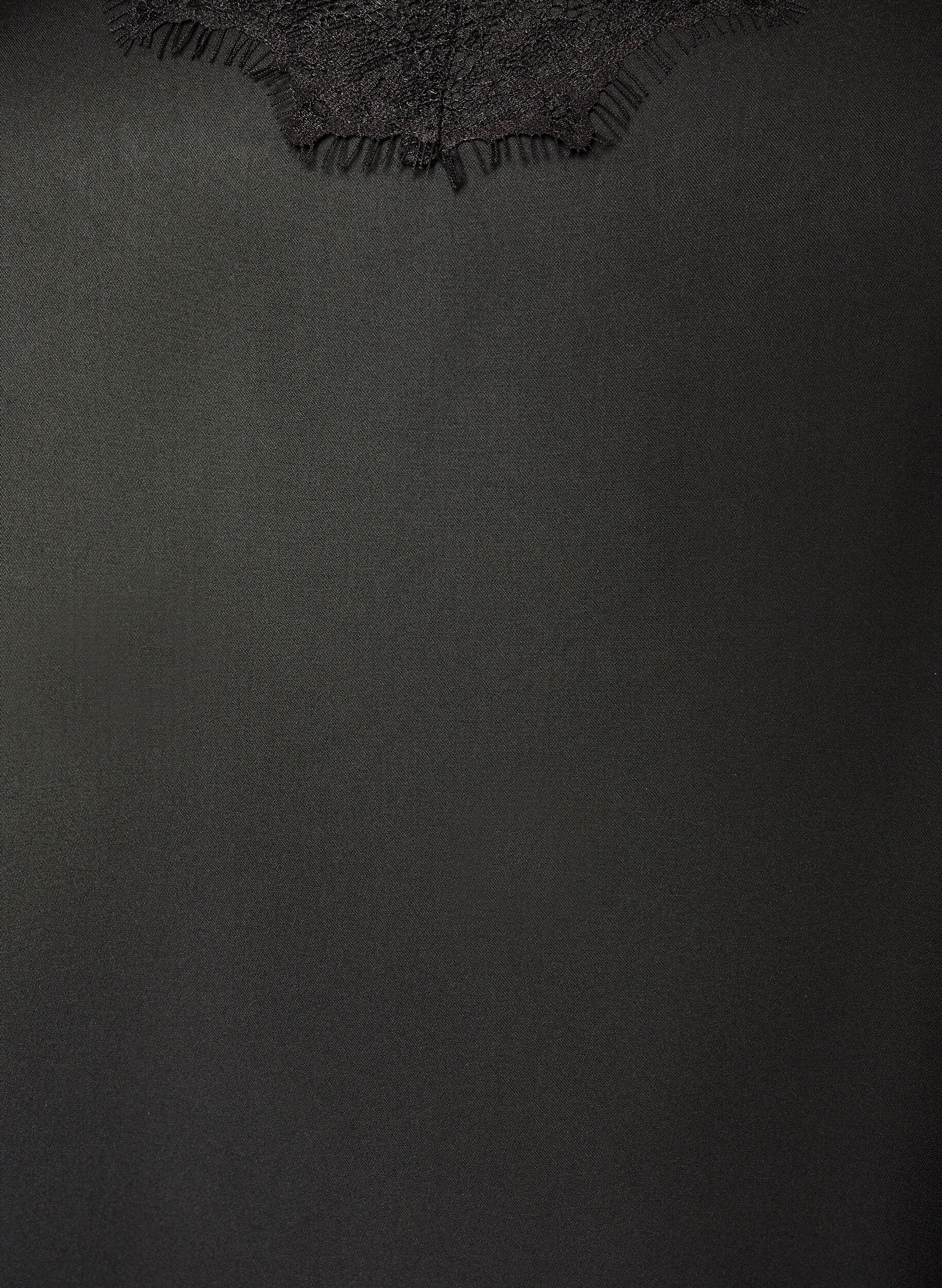 Zizzi Topp i satin med spetskant och asymmetrisk f&aring;ll, Svart, Packshot image number 2