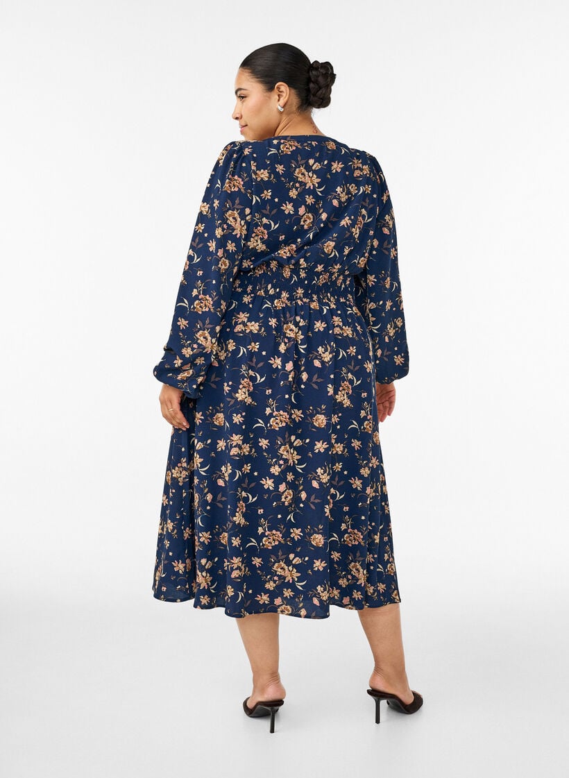 Midikl&auml;nning med smock och dekorativa knappar, Bl&aring;, Model image number 1