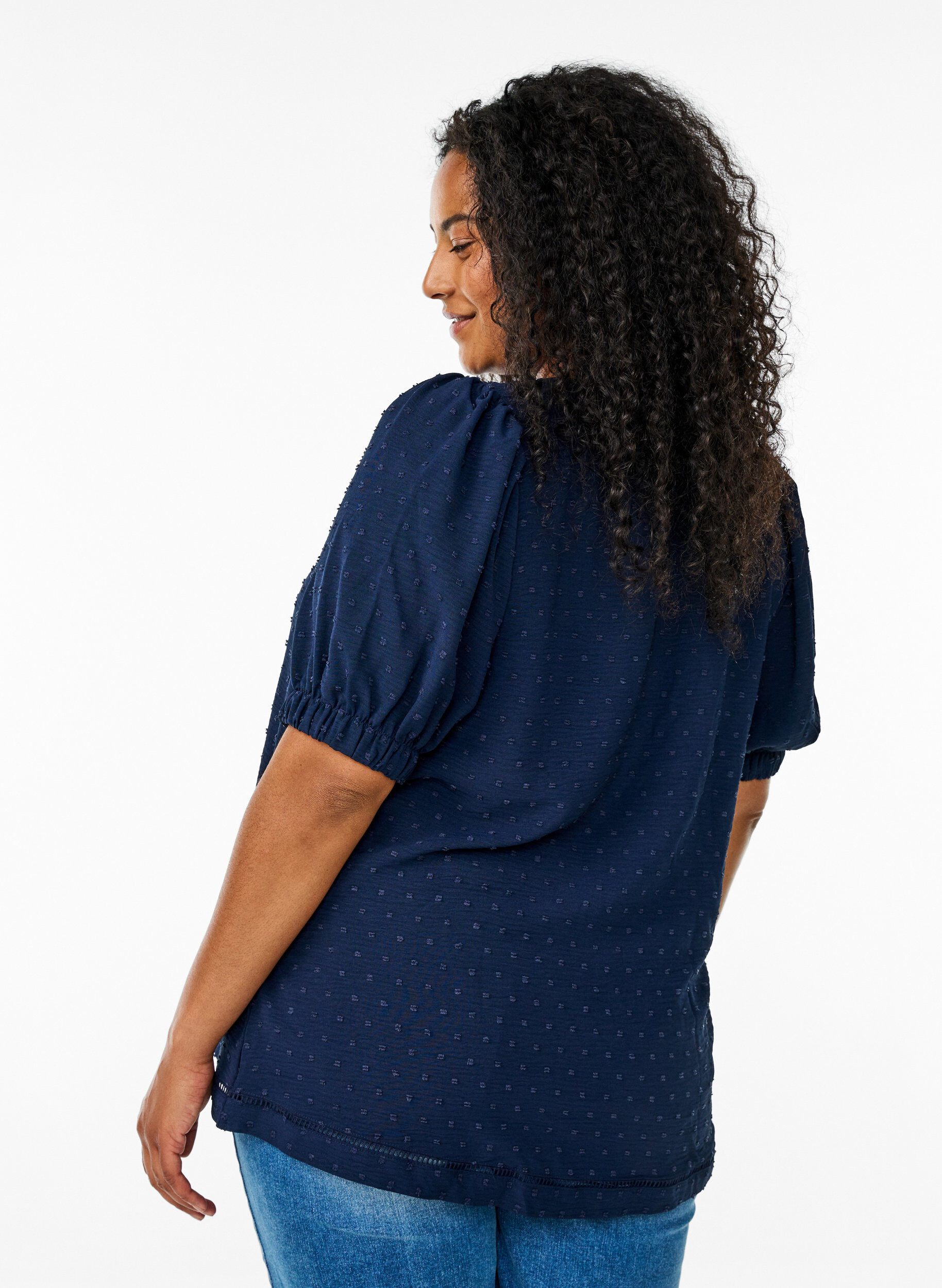 Zizzi Blus med korta puff&auml;rmar och prickig struktur, Navy Blazer, Model image number 1