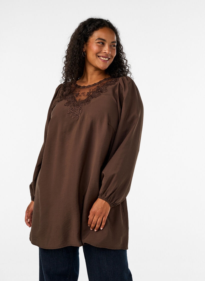 Tunika i viskos med spetsdetalj, Brun, Model image number 0