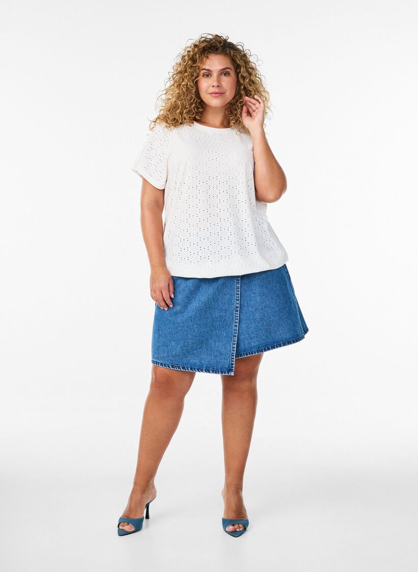 Blus med h&aring;lbroderi och ballongeffekt, Vit, Model image number 1