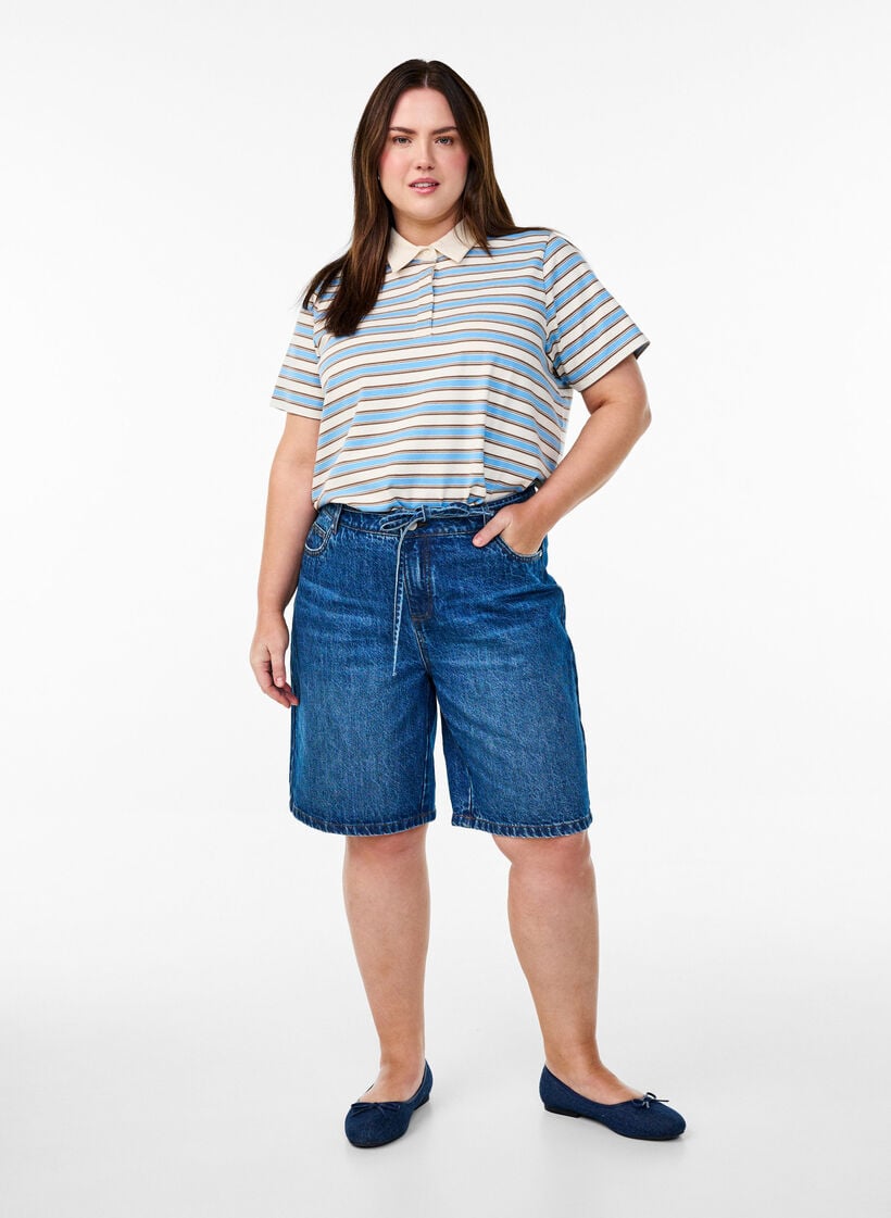 Figurn&auml;ra jeansshorts med knytsk&auml;rp, Bl&aring;, Model image number 1