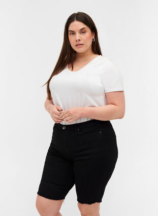 Kroppsnära jeansshorts med råa kanter, Black, Model image number 0