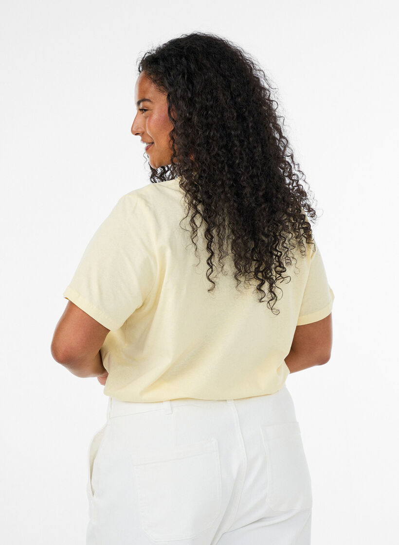 Enkel t-shirt i bomull med rund halsringning, Gul, Model image number 2