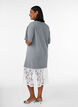 L&ouml;s t-shirtkl&auml;nning med spetskant, Gr&aring;, Model image number 1