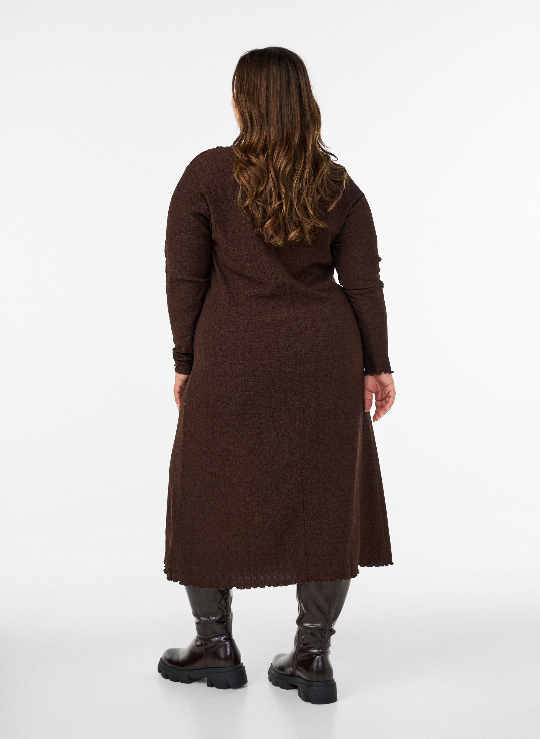 ZizziMidikl&auml;nning med v&aring;gig struktur och l&aring;nga &auml;rmar, Brun, Model image number 2