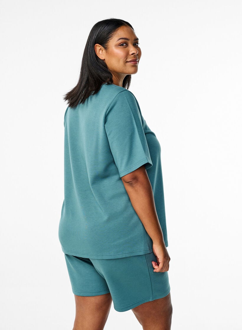 Shorts i modalmix med fickor, Gr&ouml;n, Model image number 2