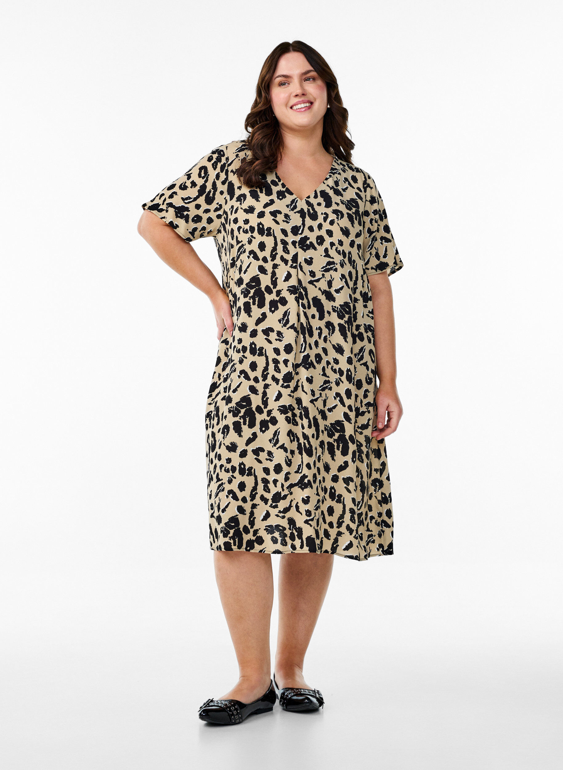 Zizzi A-linjeformad kl&auml;nning i viskos, Beige, Model image number 1