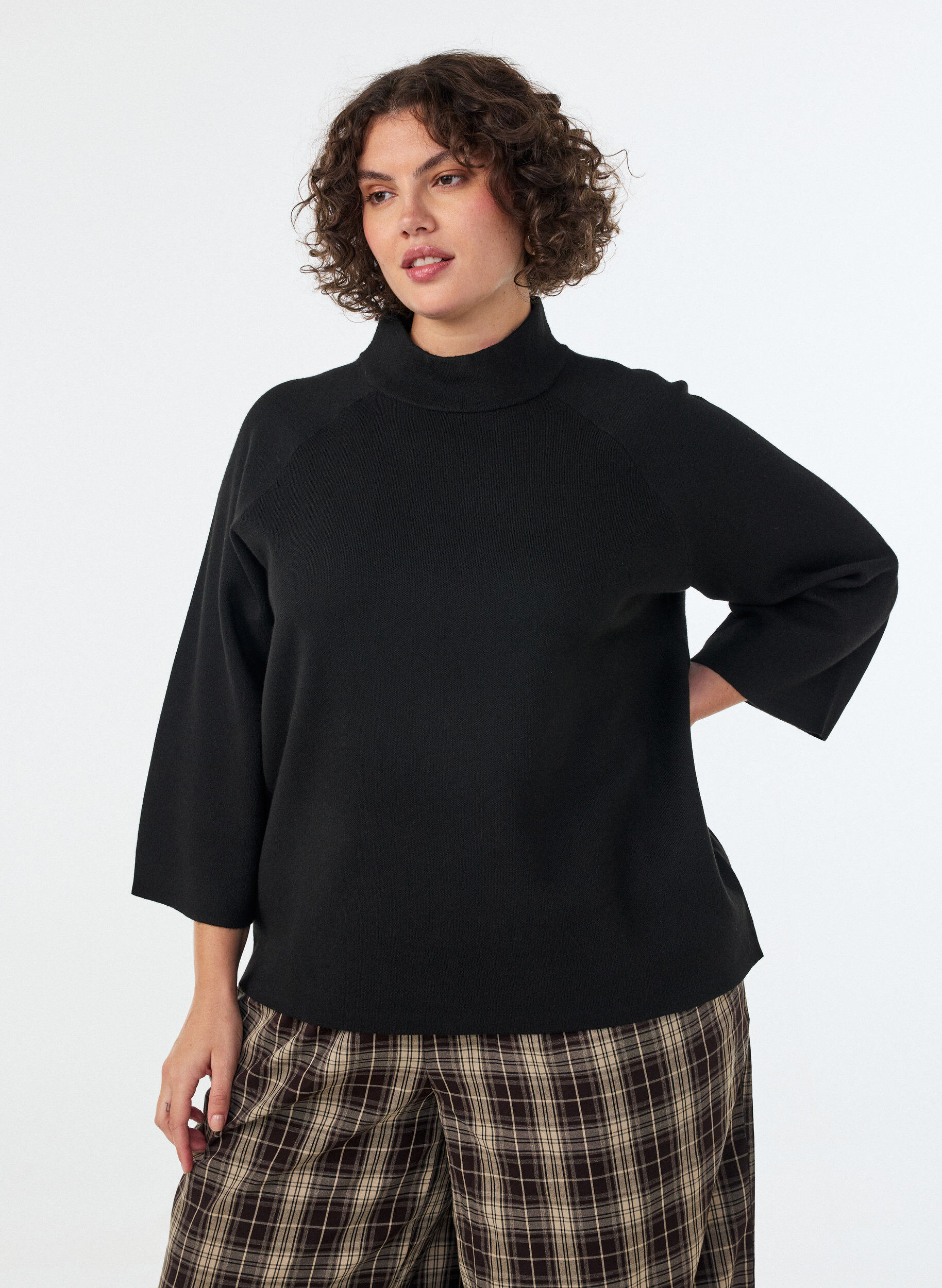 ZizziStickad blus i viskosblandning med polokrage, Svart, Model image number 0