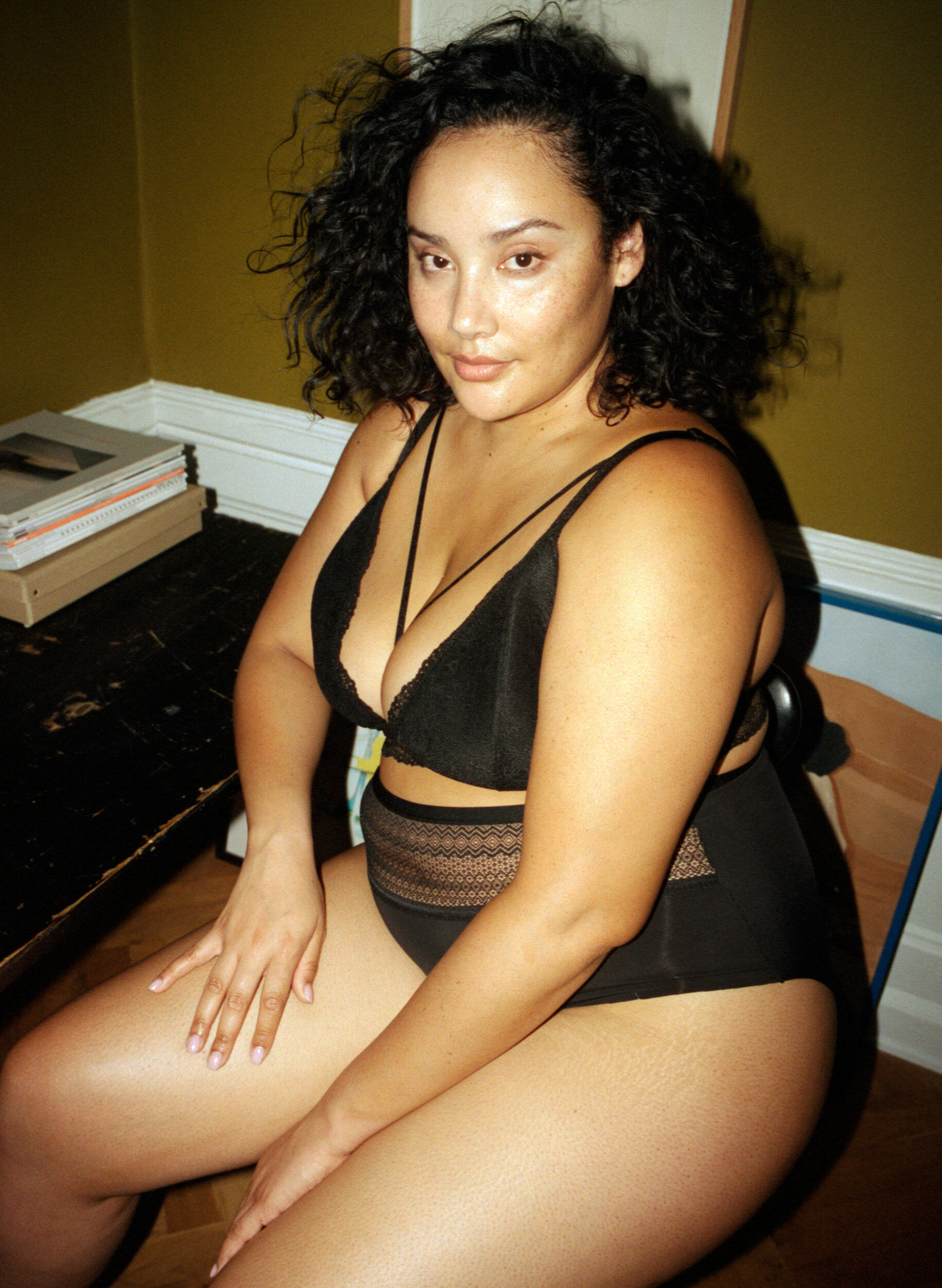 Svarta bralettes