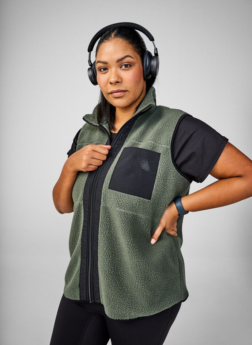 Sportig teddyväst med fickor, Thyme, Image image number 0