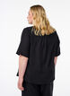 V-ringad skjortblus med korta &auml;rmar, Svart, Model image number 2