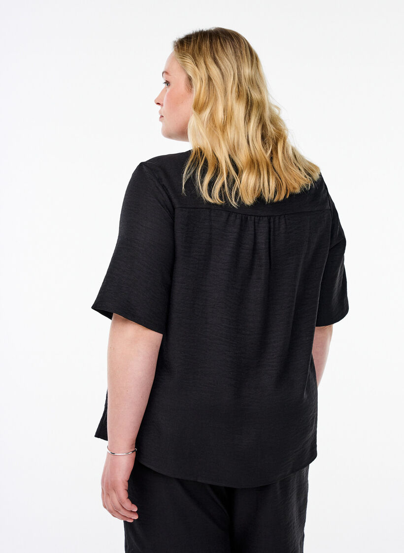 V-ringad skjortblus med korta &auml;rmar, Svart, Model image number 2