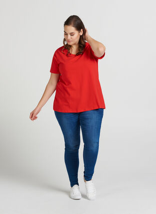 Basics t-shirt, High Risk Red, Model image number 0