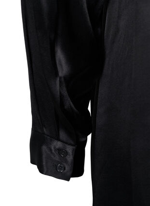 Lång skinande skjorta med slits, Black, Packshot image number 3