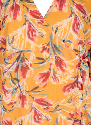 Blommig omlottklänning med 3/4 ärmar, Cadmium Yellow AOP, Packshot image number 2
