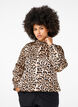 Leopardmönstrad blus med smock, Brun, Model image number 0