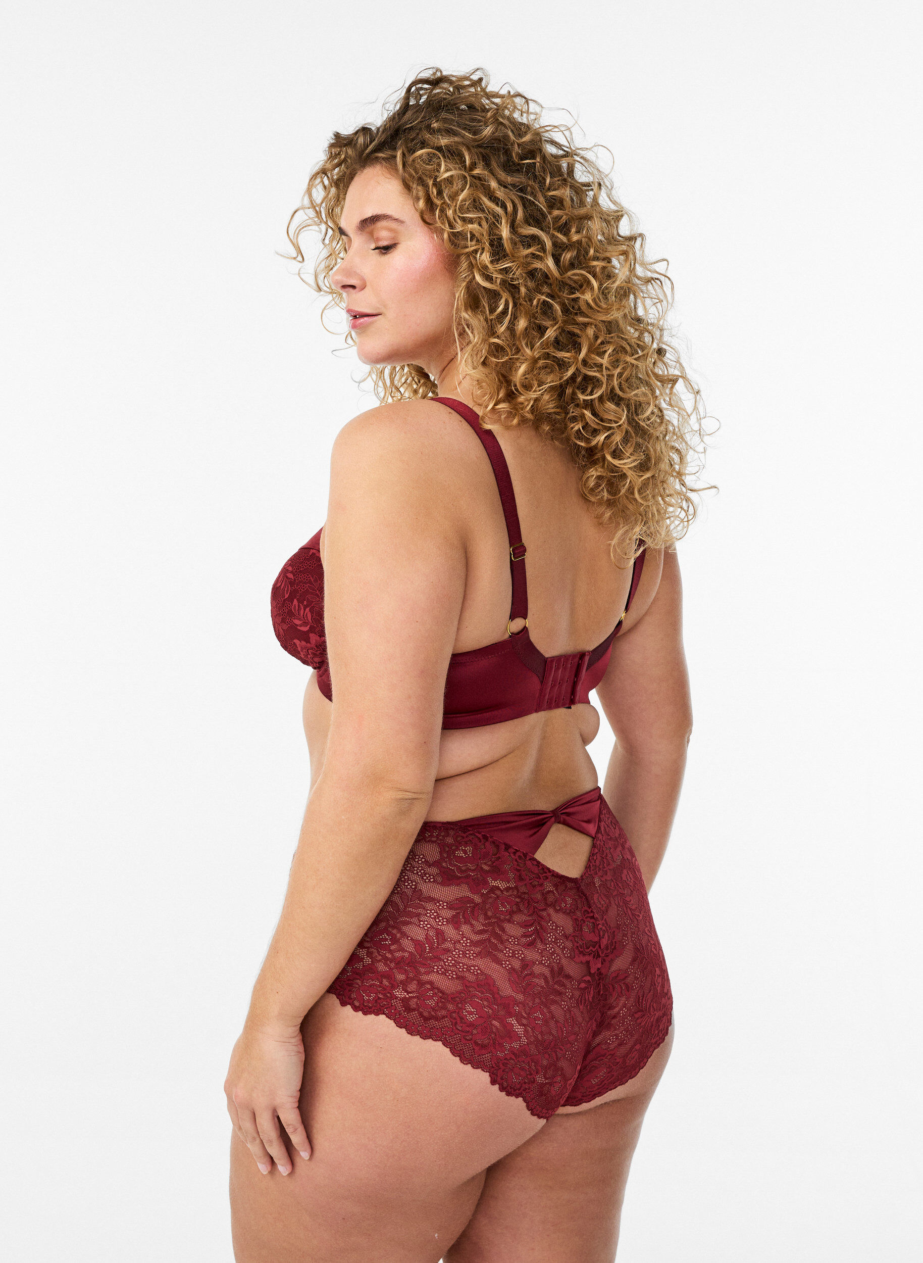 ZizziTrosor med spets och en rosettdetalj baktill, M&ouml;rk Bordeaux, Model image number 2
