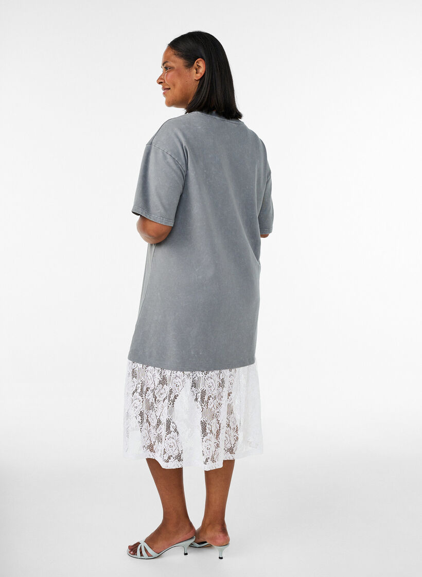 L&ouml;s t-shirtkl&auml;nning med spetskant, Gr&aring;, Model image number 1