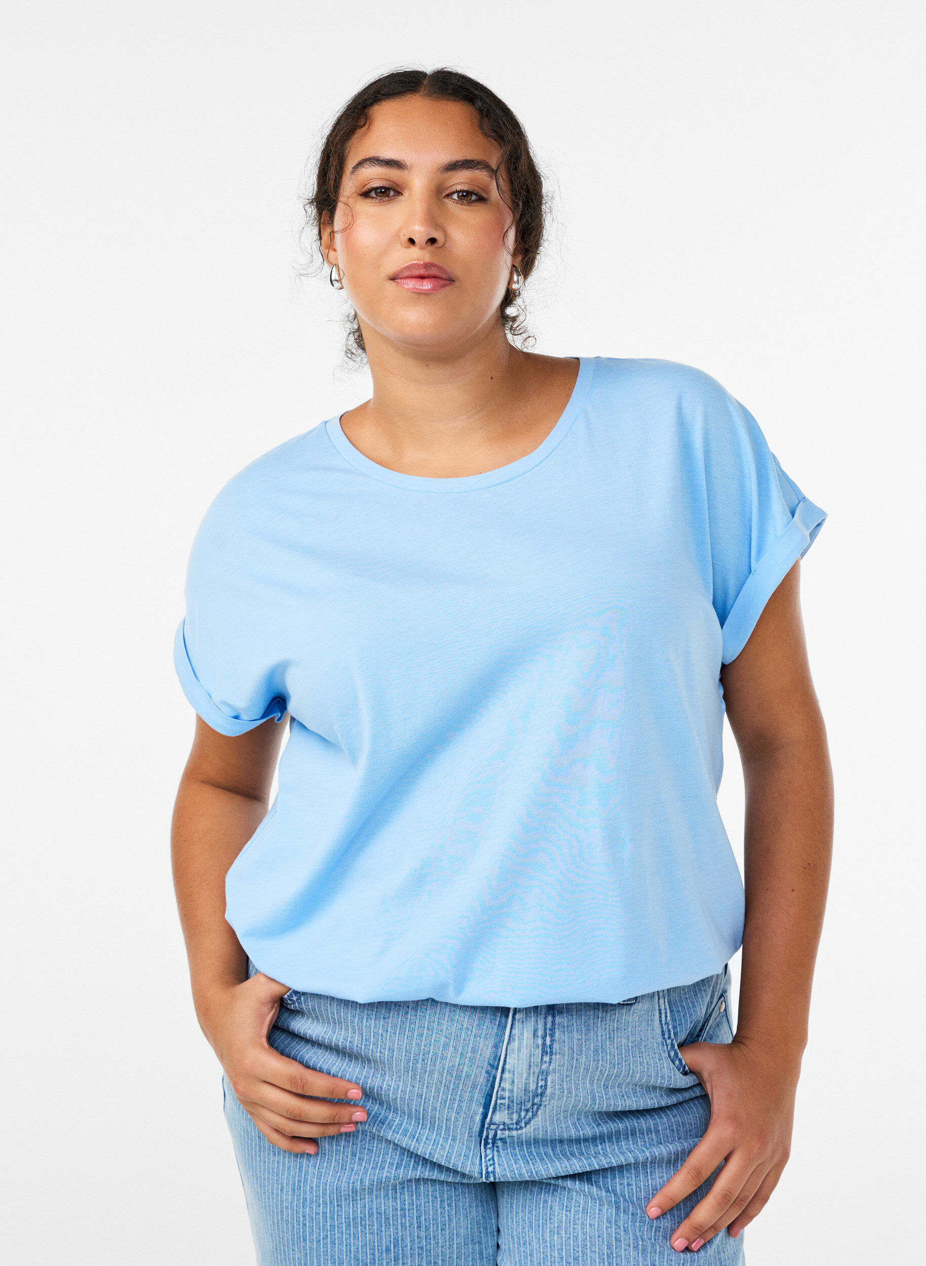 Kort&auml;rmad t-shirt i bomullsblandning, Bl&aring;, Model