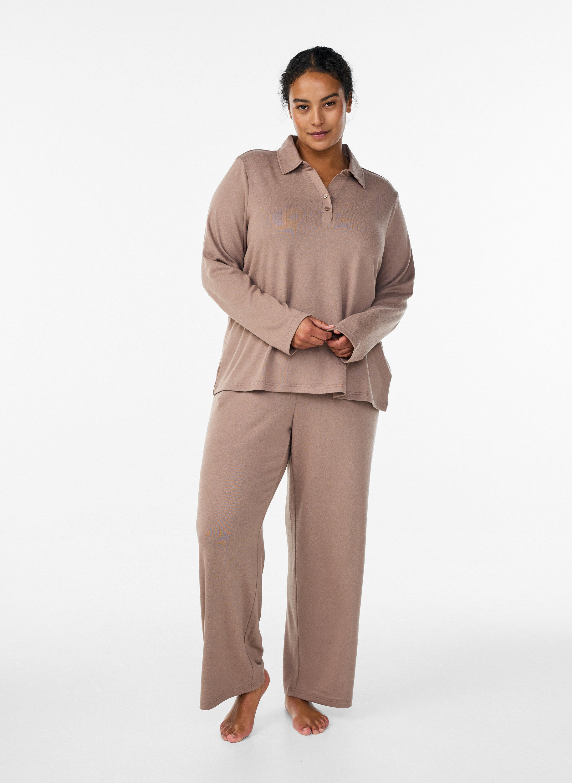 Zizzi L&aring;ng&auml;rmad blus i jersey med krage, Brun, Model image number 1