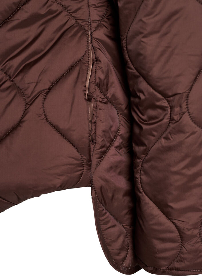 Quiltad jacka med tryckknappar och rund hals, Brun, Packshot image number 3