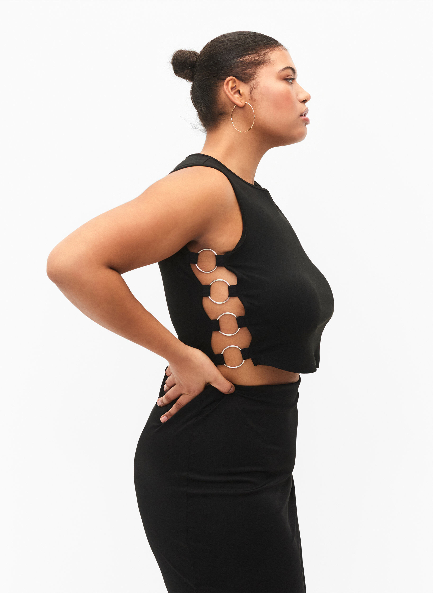 Zizzi Kort topp med &ouml;ppen detalj i sidan, Black, Model image number 2