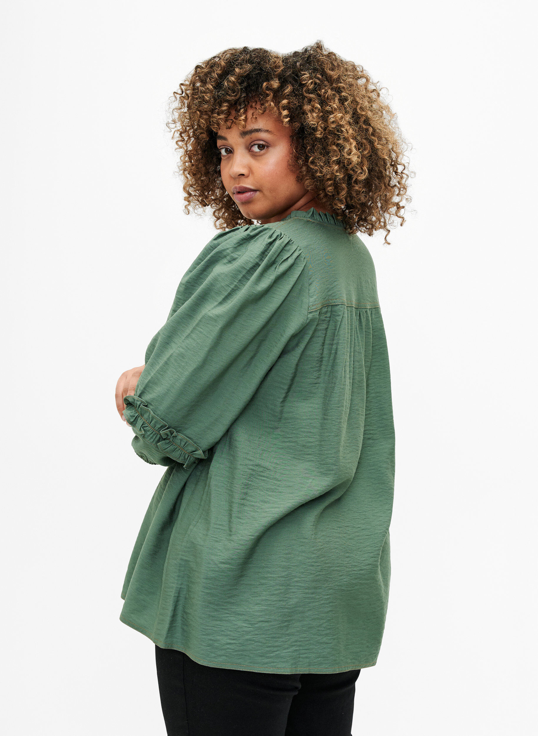 Zizzi Blus med ruffles, Duck Green, Model image number 1