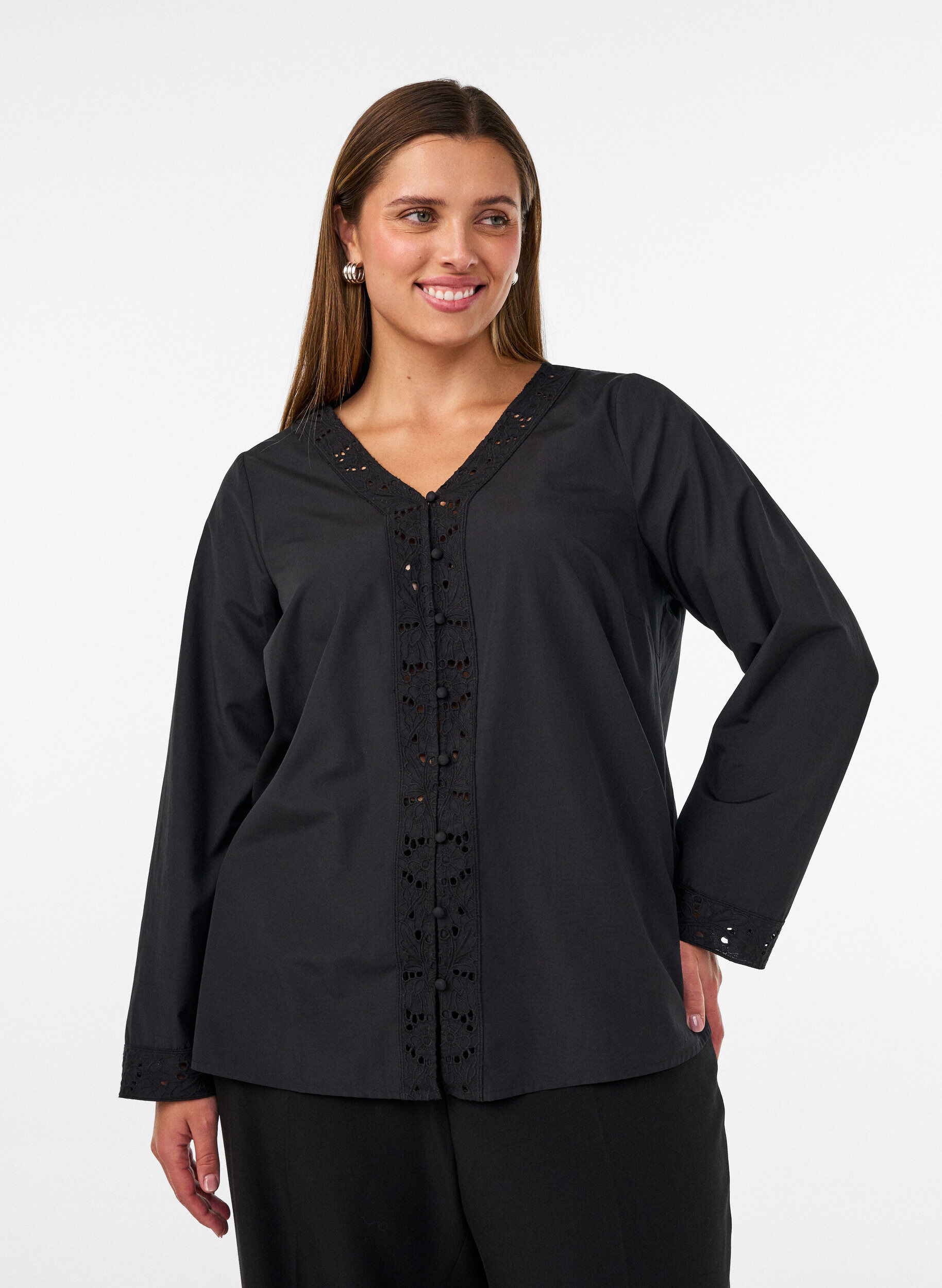 ZizziSkjortblus med broderie anglaise, Svart, Model image number 0