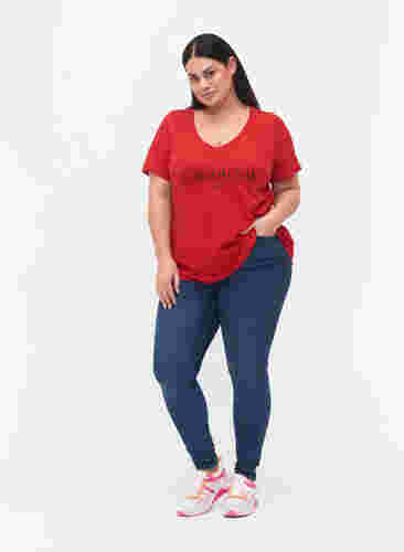 V-ringad t-shirt i bomull med texttryck, Tango Red ORI, Model image number 2