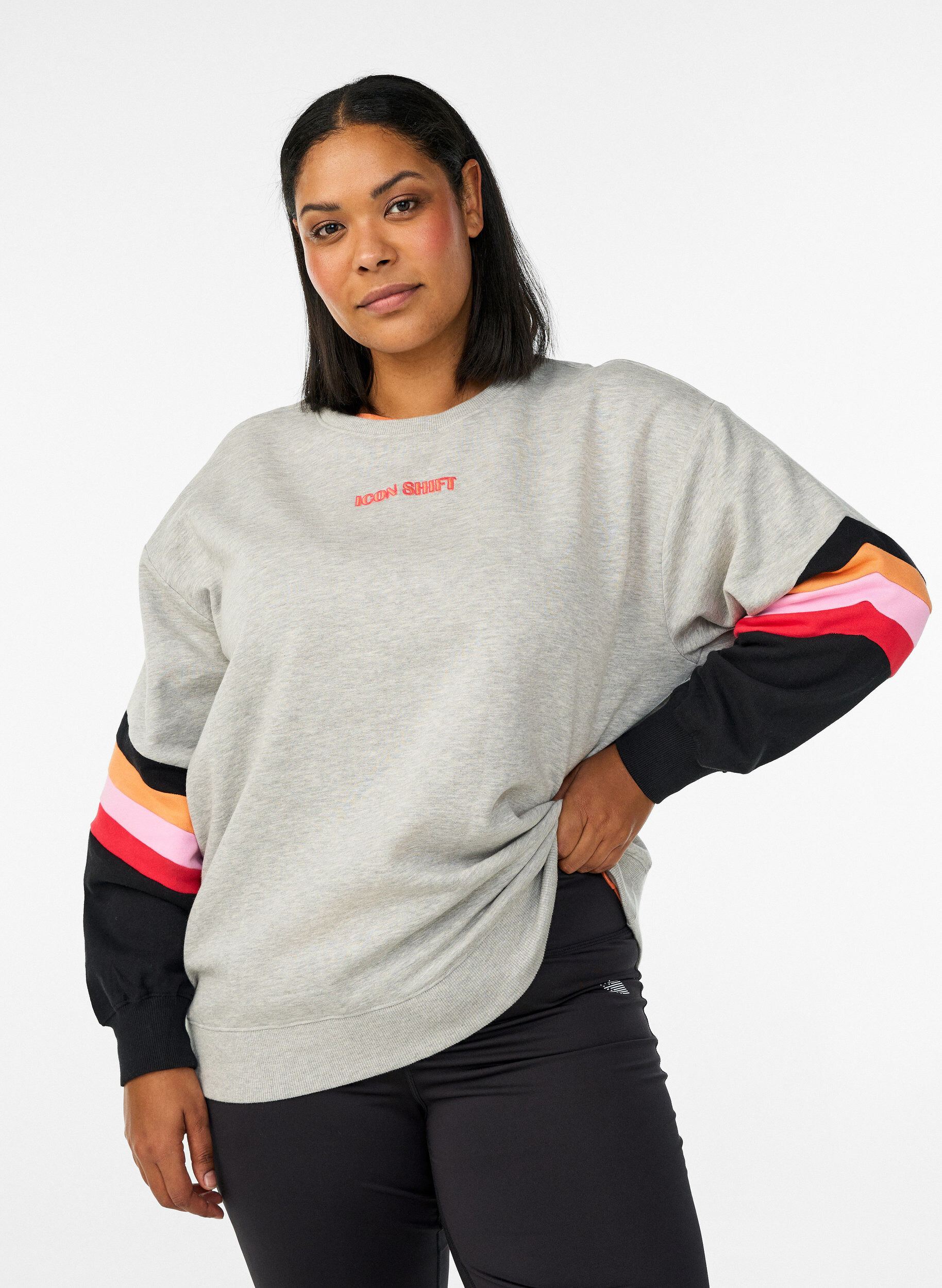 Zizzi L&ouml;s sweatshirt med kontrastdetaljer p&aring; &auml;rmarna, Gr&aring;, Model image number 0