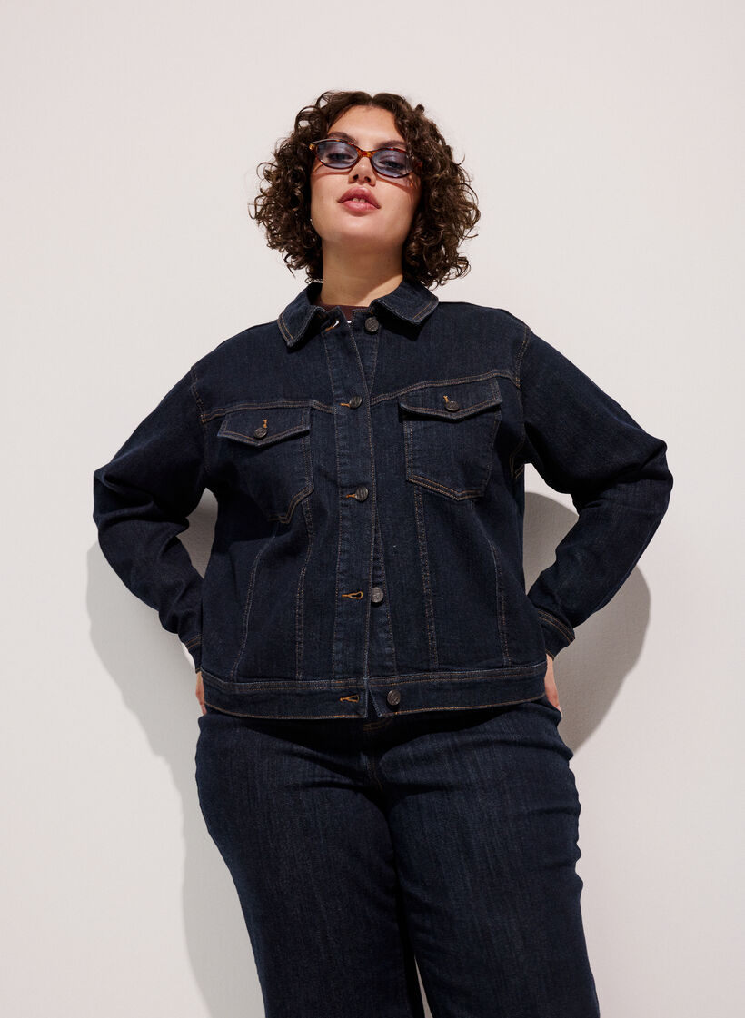 M&ouml;rk denim med attityd, , Model