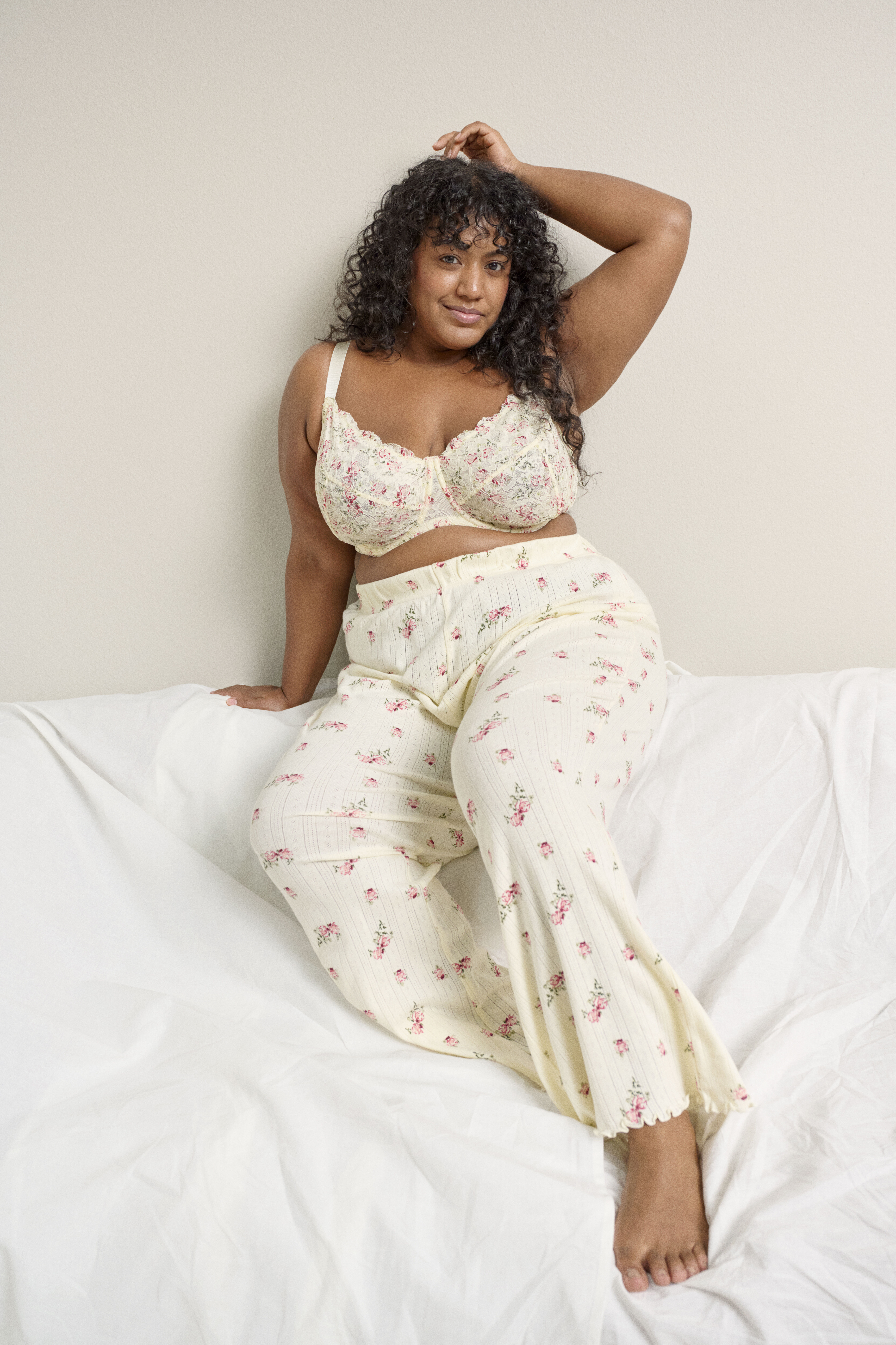 Zizzi Spetsar och blommor, , Model