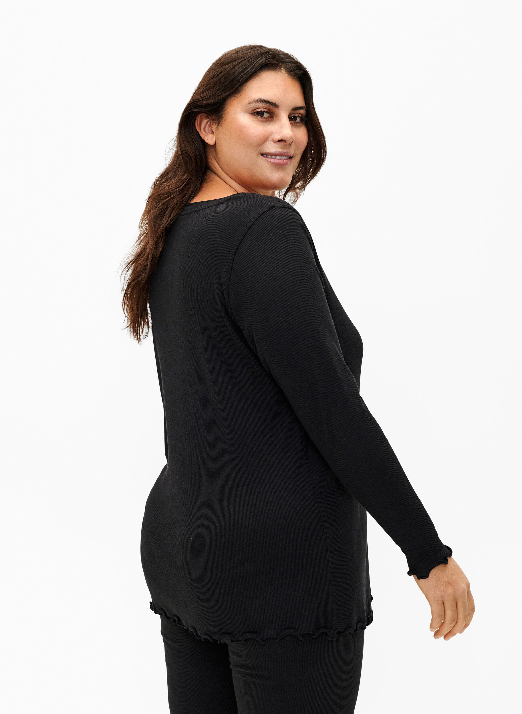 Zizzi Ribbad blus med l&aring;ng &auml;rm och V-ringning, Black, Model image number 1