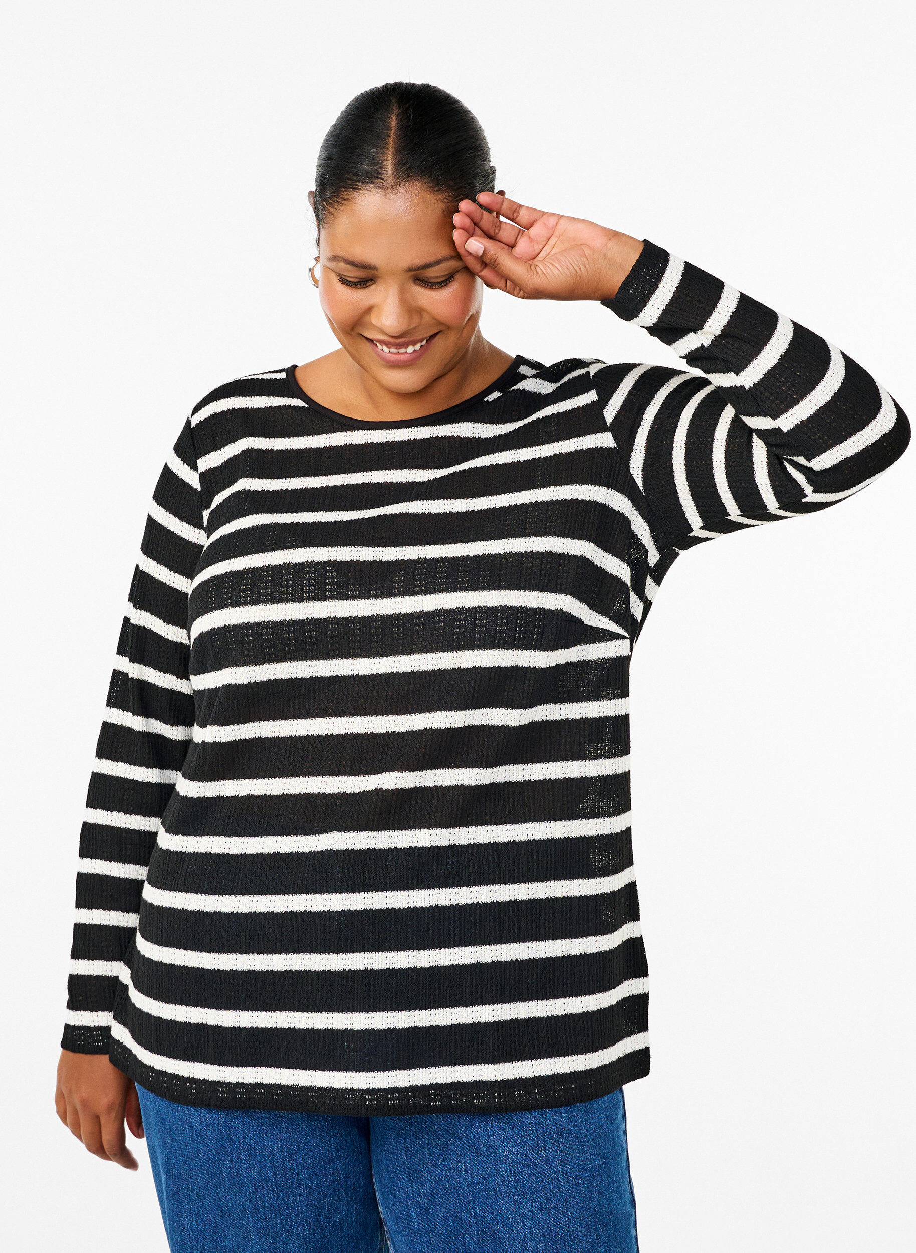 Zizzi Blus med r&auml;nder och l&aring;ng &auml;rm, Black Sand Stripe, Model image number 0