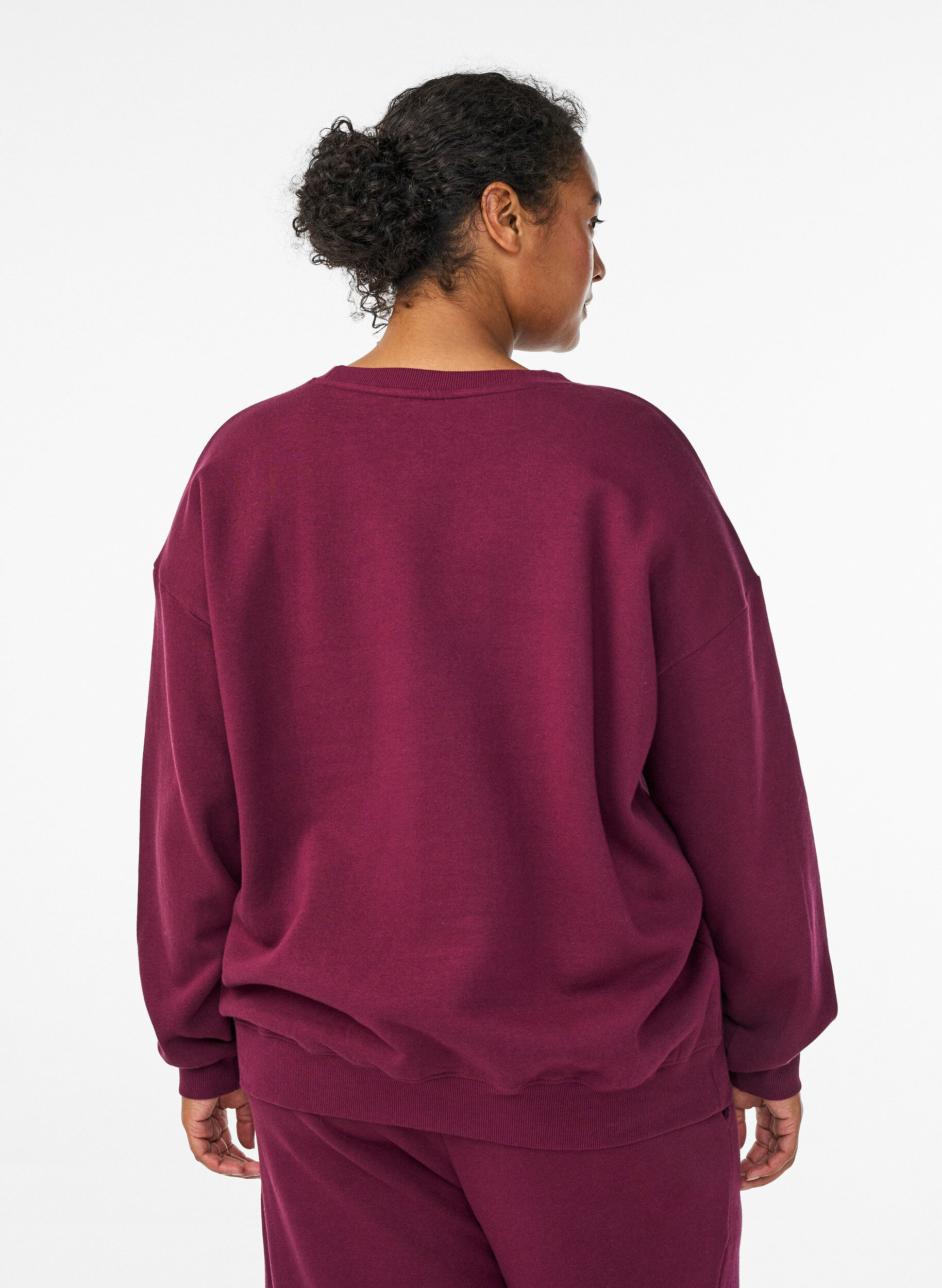 Zizzi Sweatshirt med motiv, M&ouml;rk Bordeaux, Model image number 2
