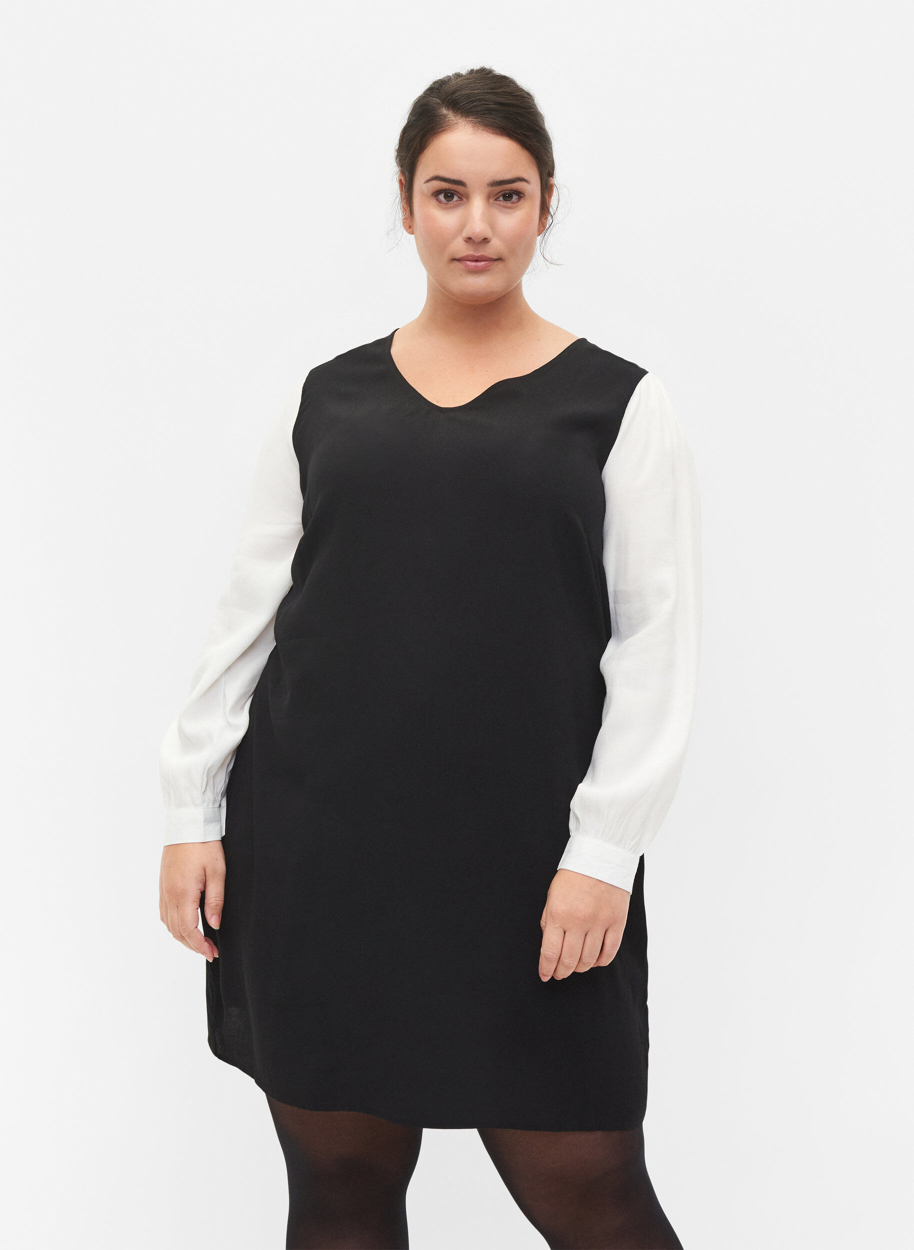 Zizzi L&aring;ng&auml;rmad kl&auml;nning i viskos, Black w. Cloud D., Model image number 0