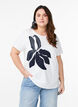 T-shirt i ekologisk bomull med blommigt tryck, B. White w. EMB, Model image number 0