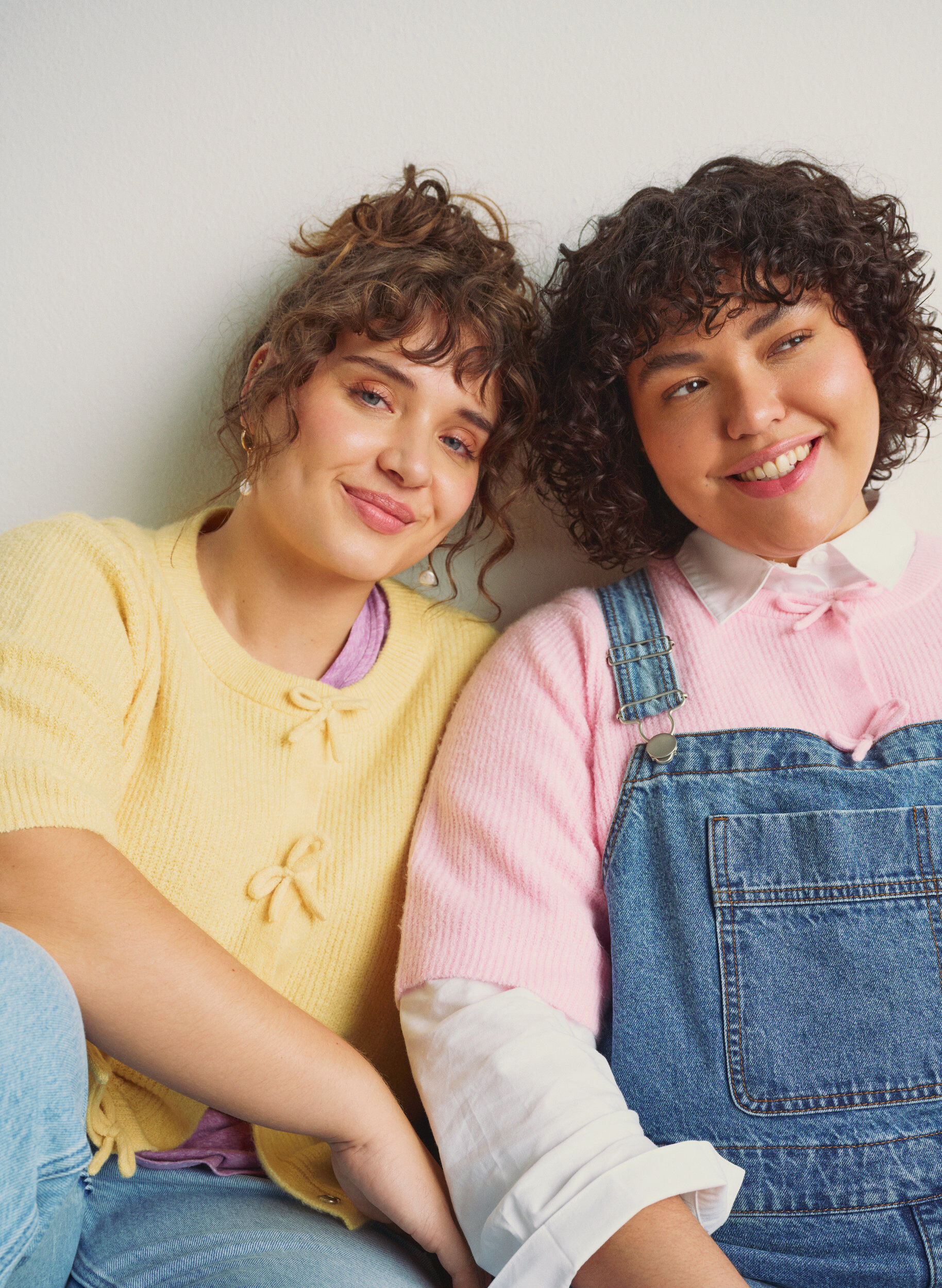 Zizzi Kort&auml;rmad stickad kofta med rosetter, Gul, Image image number 0