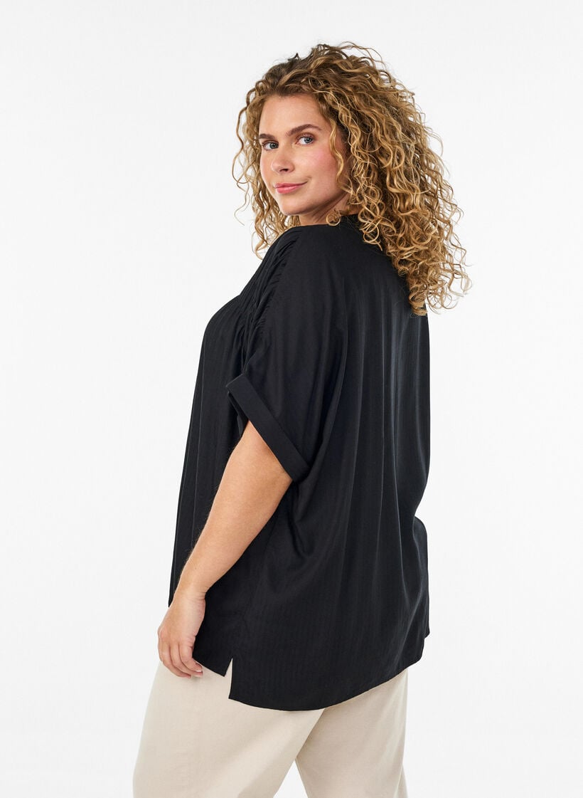 Viskosskjorta med korta &auml;rmar och rynkdetalj, Svart, Model image number 1