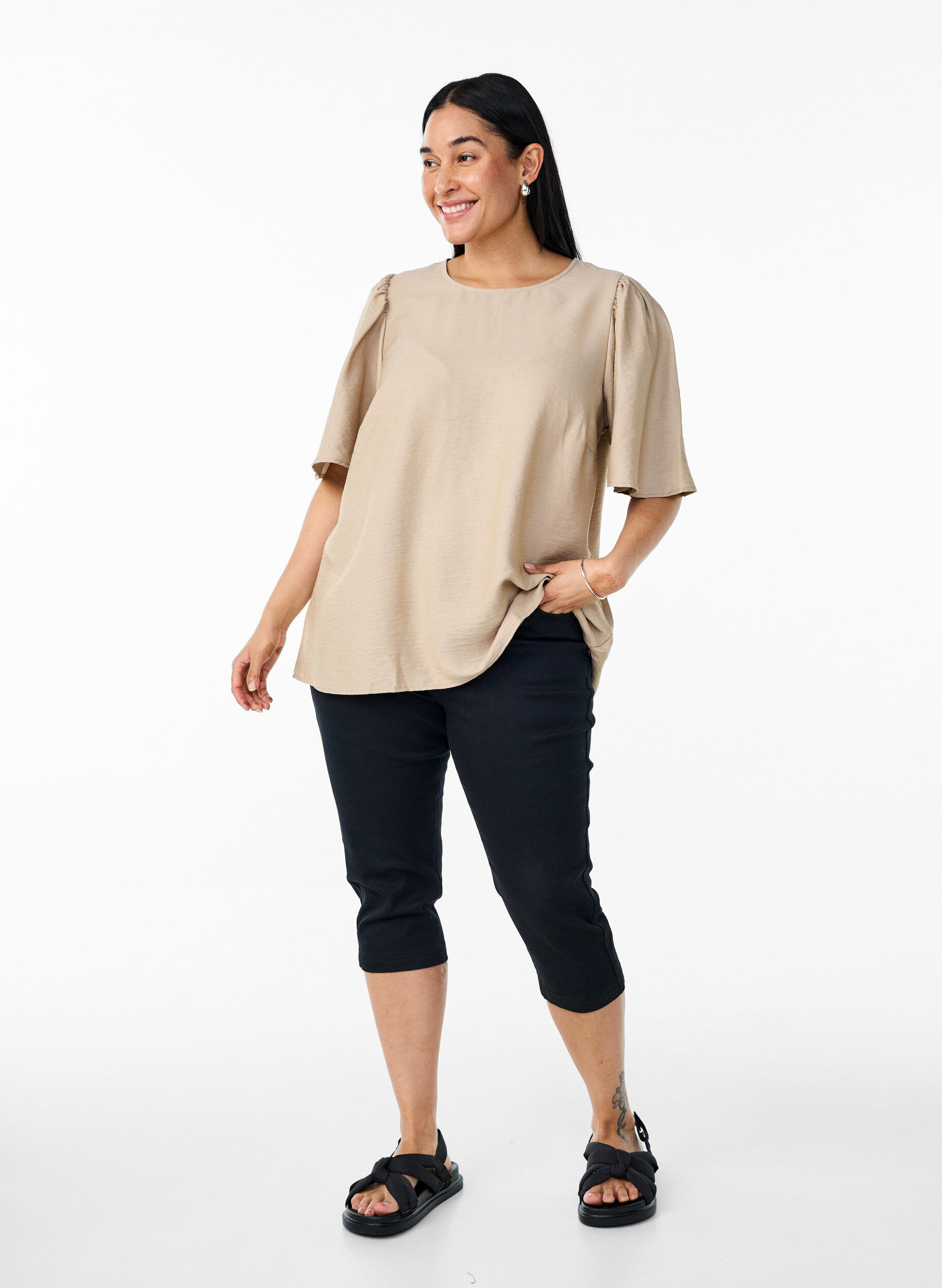 Zizzi Blus med korta, vida &auml;rmar, Beige, Model image number 1