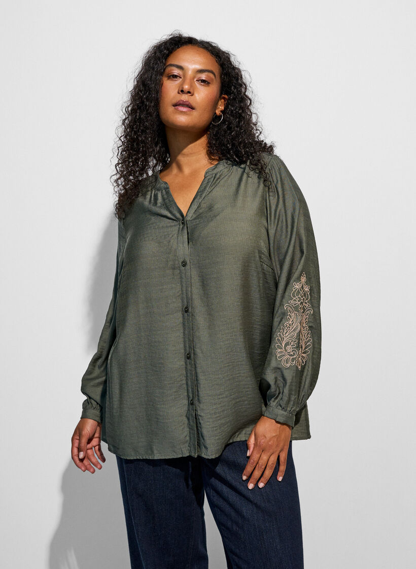 Skjorta i viskos med broderade &auml;rmar, Gr&ouml;n, Model image number 0