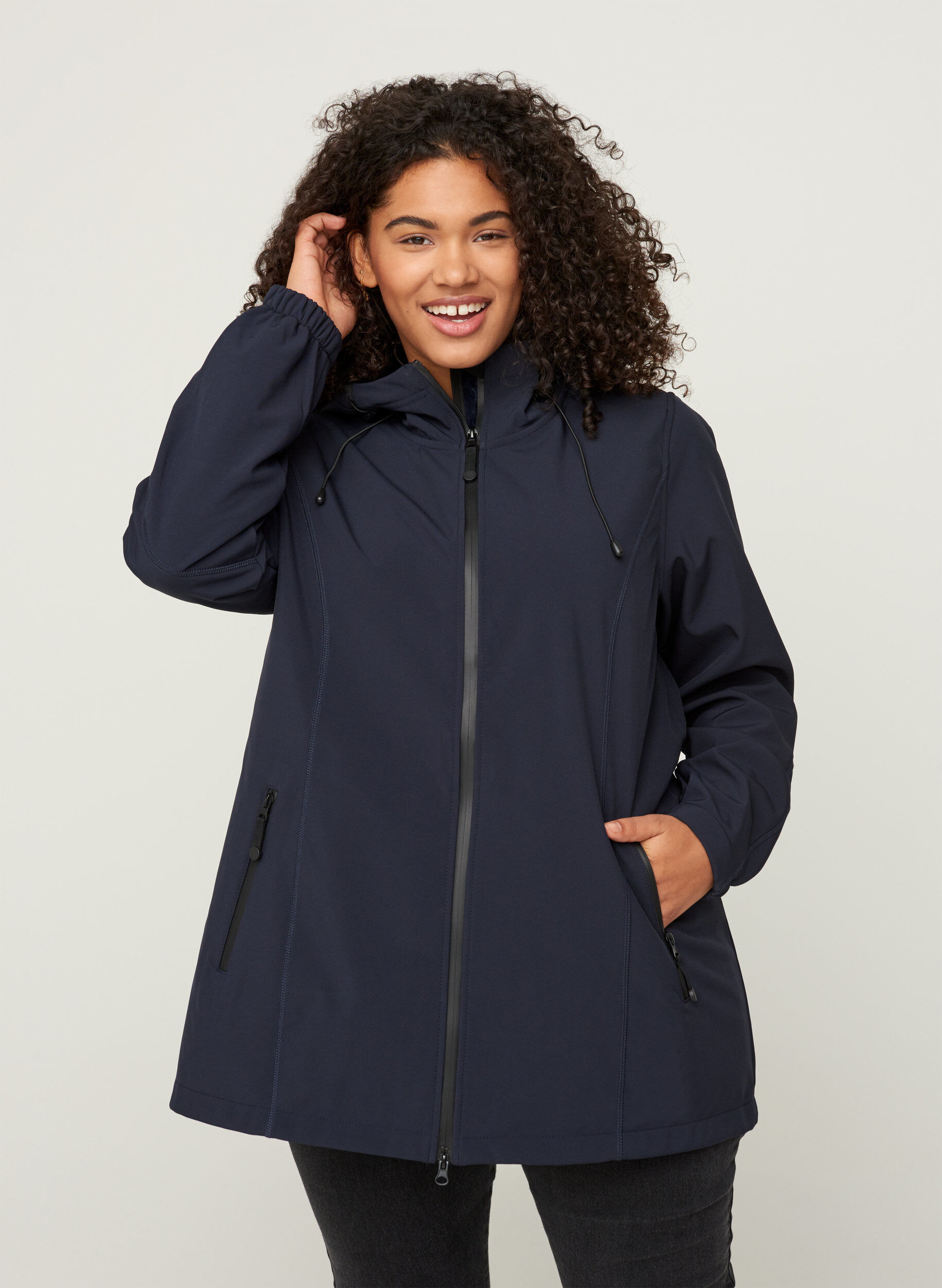 Zizzi Kort softshell jacka med luva, Night Sky, Model image number 0
