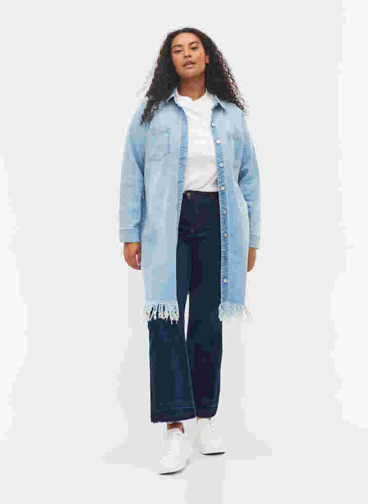Jeansklänning med fransar och knappar framtill, Light blue denim, Model image number 2