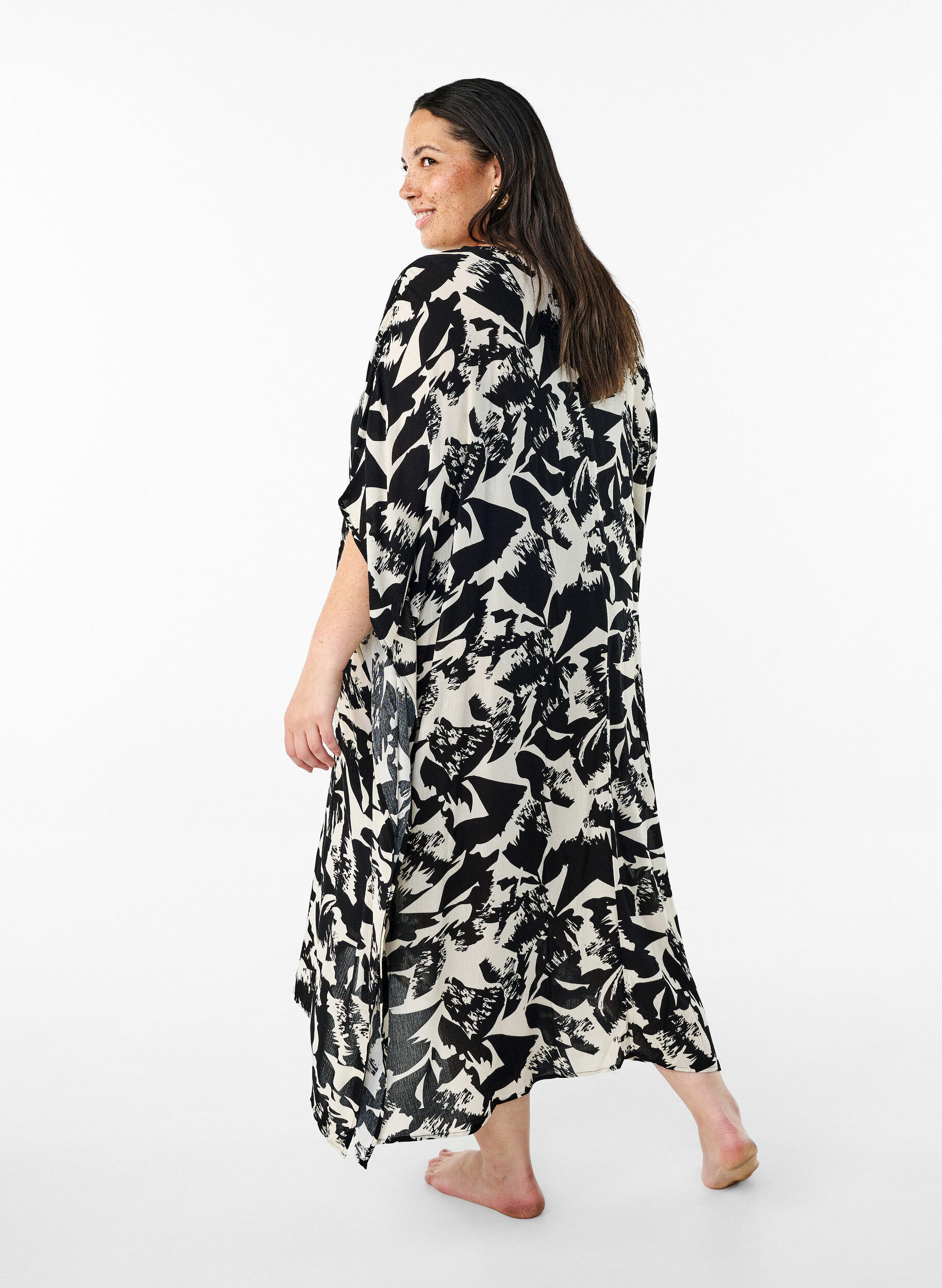 Zizzi Kaftan strandkl&auml;nning med knappar, Beige, Model image number 1