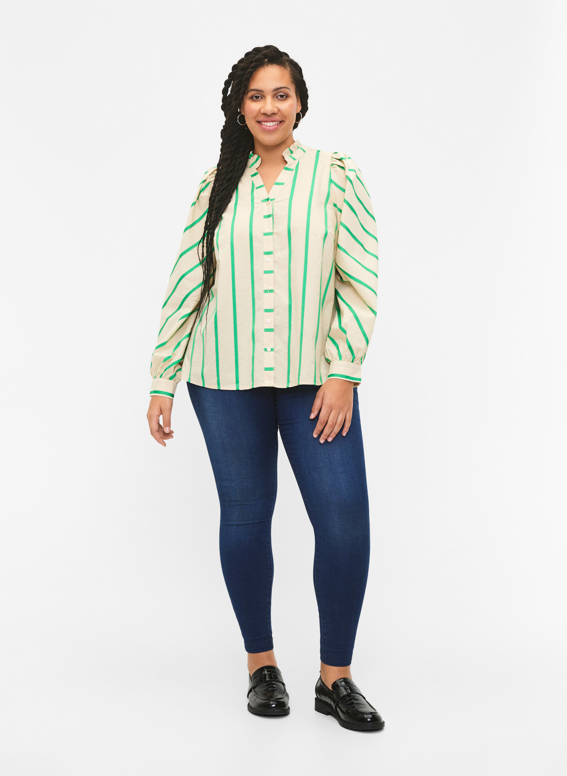 Zizzi Randig blus av bomullskjortmodell med volangkrage, Beige Green Stripe, Model image number 2