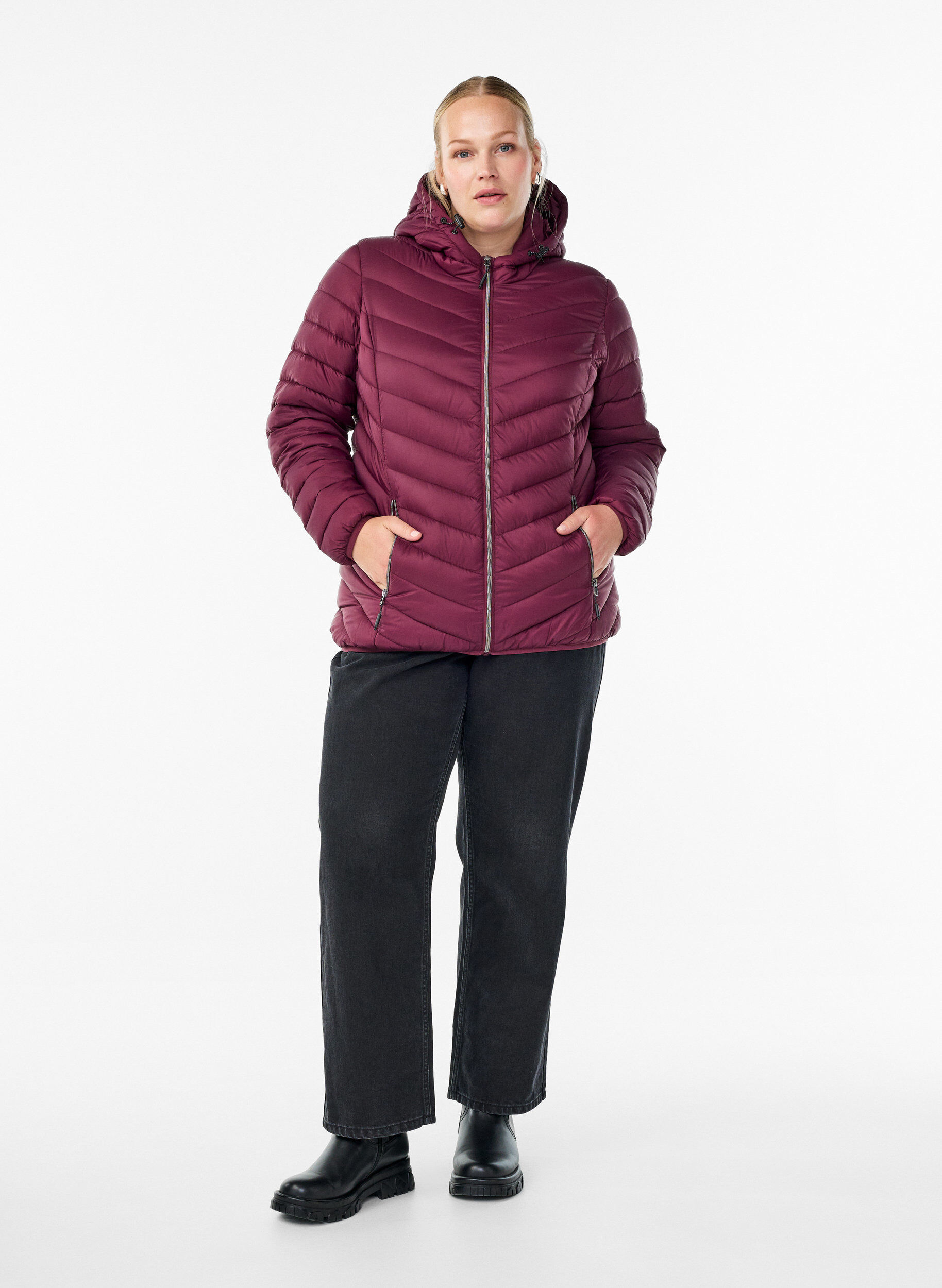 ZizziL&auml;ttviktsjacka med huva, M&ouml;rk Bordeaux, Model image number 1